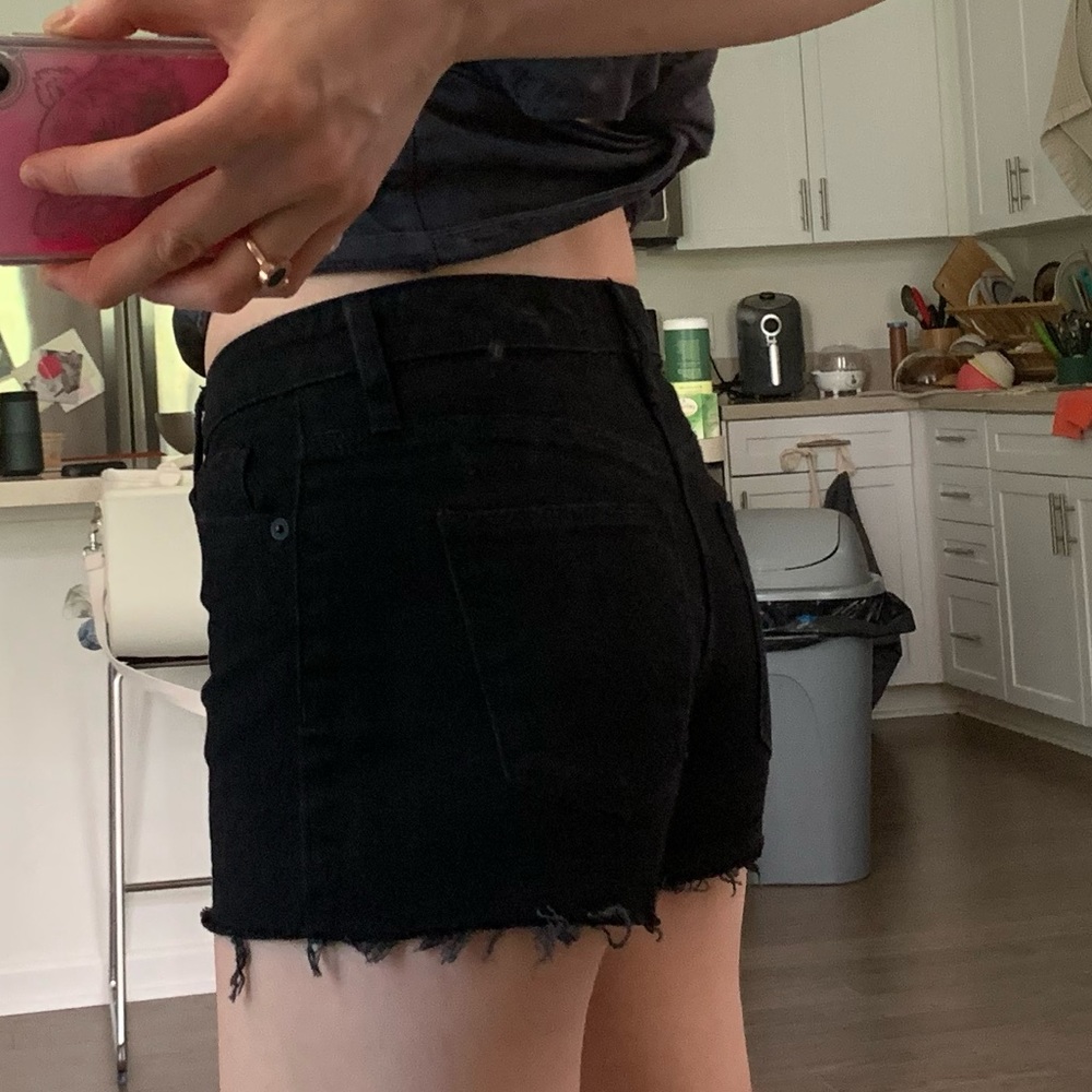 Black shorts - Picture 3 of 4